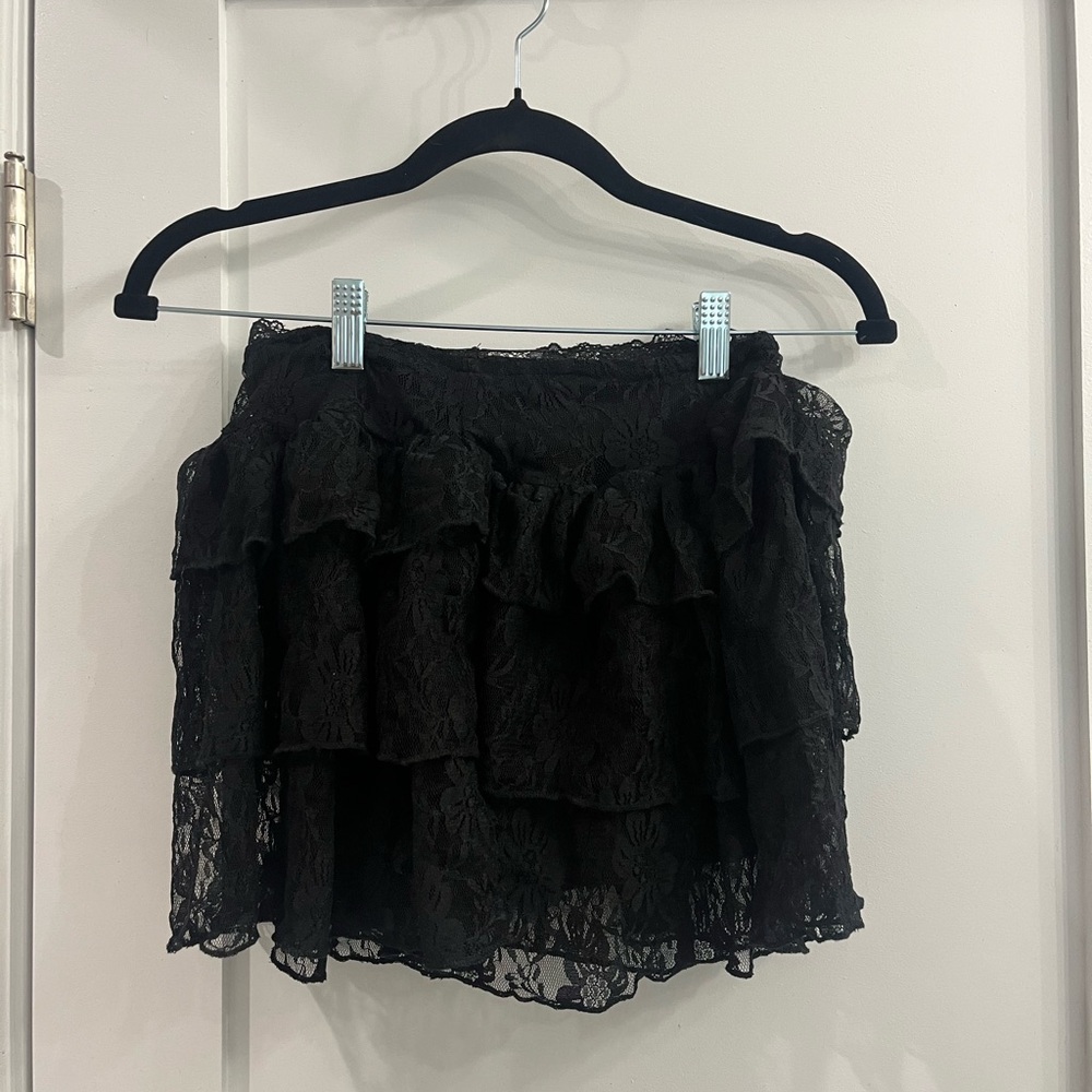 Lace, ruffled mini skirt